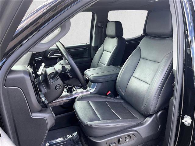 Used 2025 Chevrolet Silverado 1500 LTZ w/ LTZ Premium Package AWD/4WD image 27