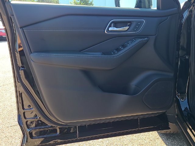 New 2026 Nissan Rogue Platinum AWD/4WD image 10