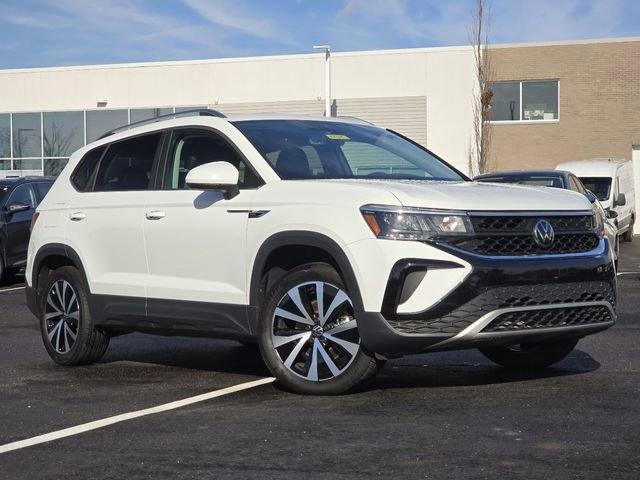 Used 2023 Volkswagen Taos SE w/ Panoramic Sunroof Package video 2