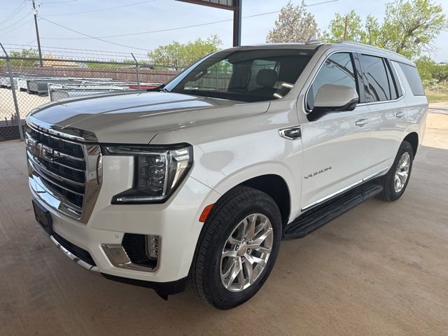 Used 2023 GMC Yukon SLT w/ SLT Premium Package image 3