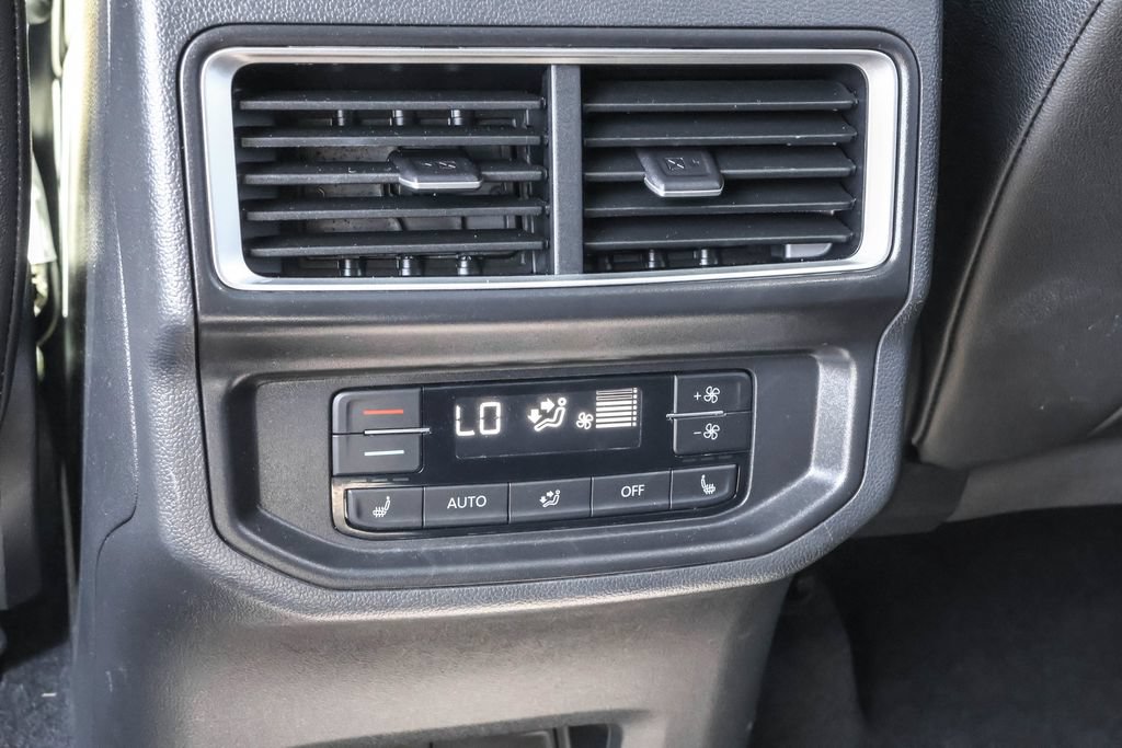 Certified 2025 Volkswagen Atlas SEL AWD/4WD image 32