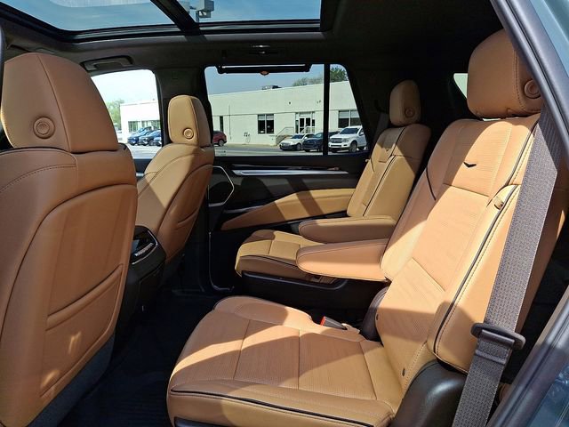 Used 2025 Cadillac Escalade Premium Luxury w/ Touring Package image 11