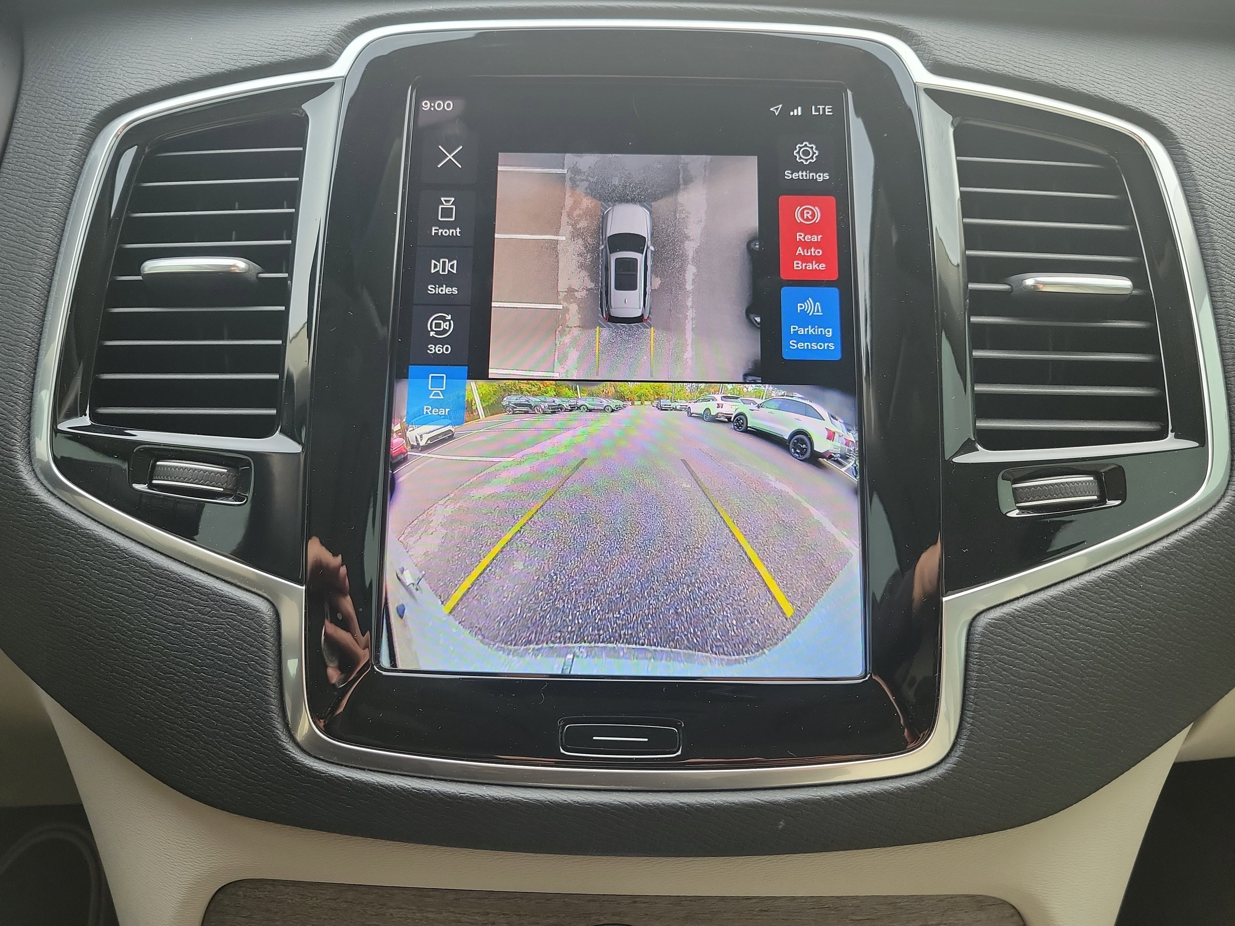 Used 2024 Volvo XC90 B6 Plus w/ Protection Package Premier image 32