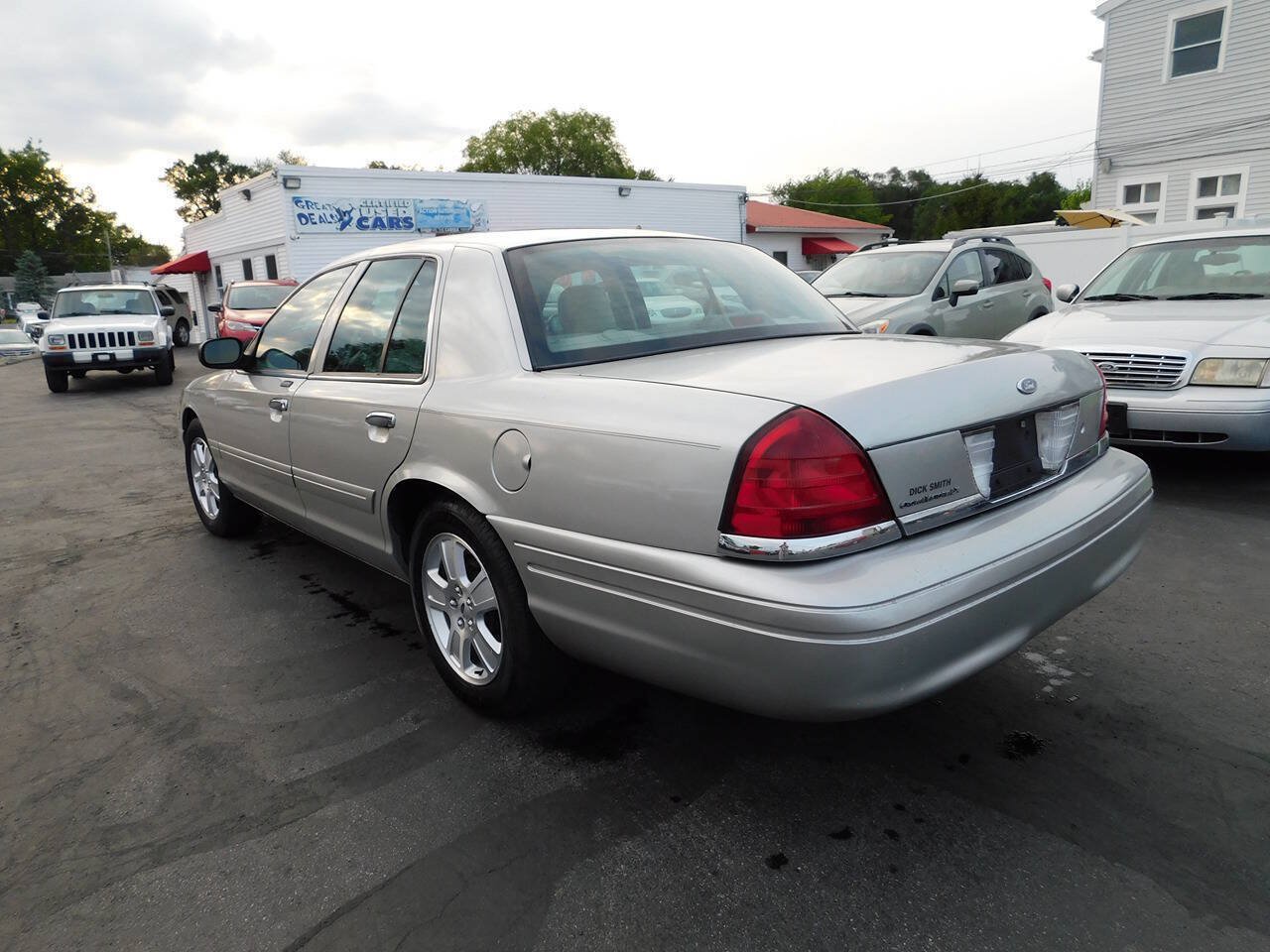 Used 2008 Ford Crown Victoria LX RWD image 8