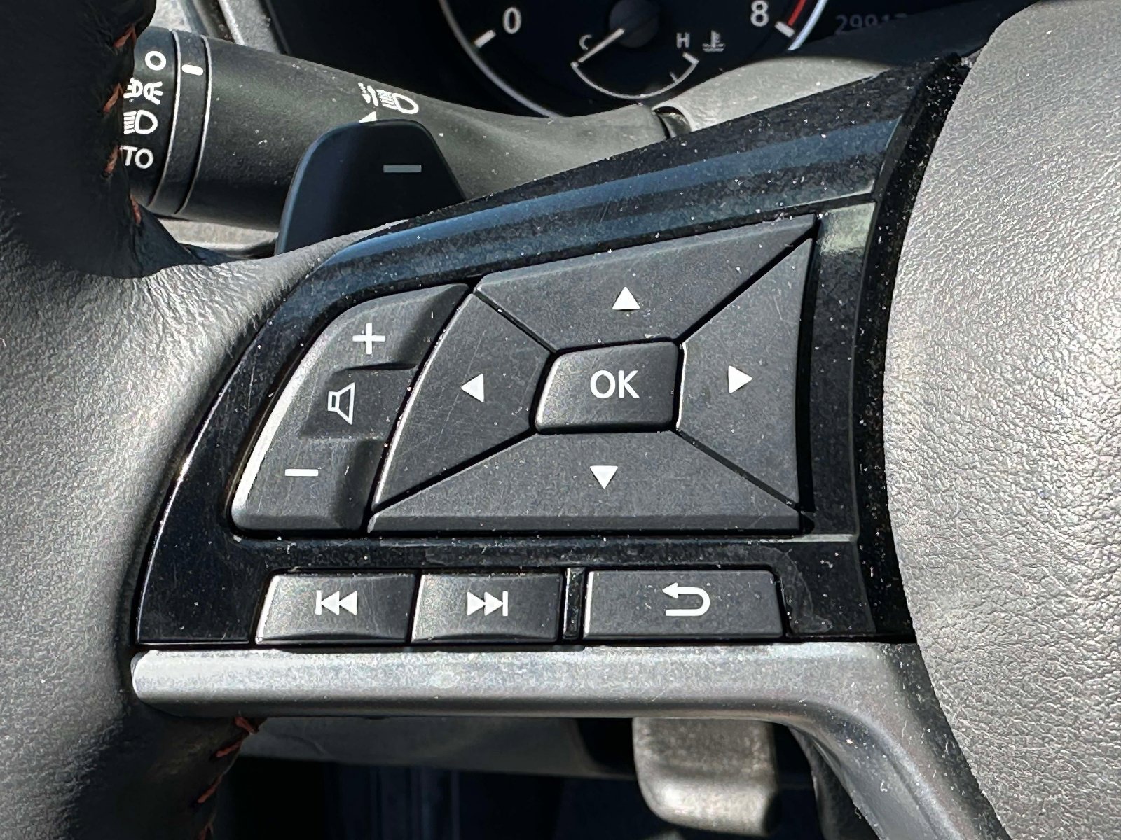 Used 2023 Nissan Altima 2.5 SR w/ SR Premium Package image 16