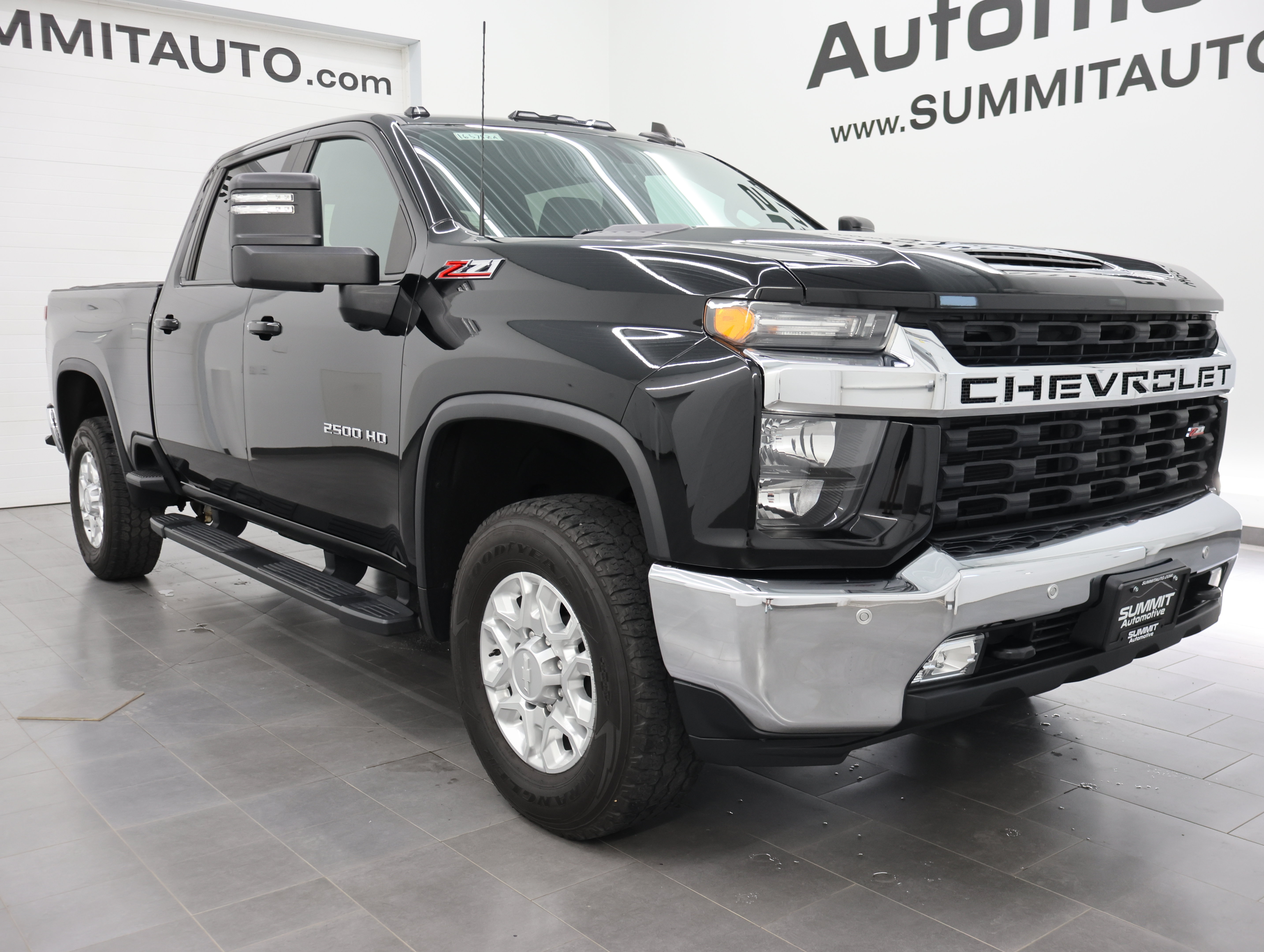 Used 2020 Chevrolet Silverado 2500 LT w/ All Star Edition AWD/4WD image 2