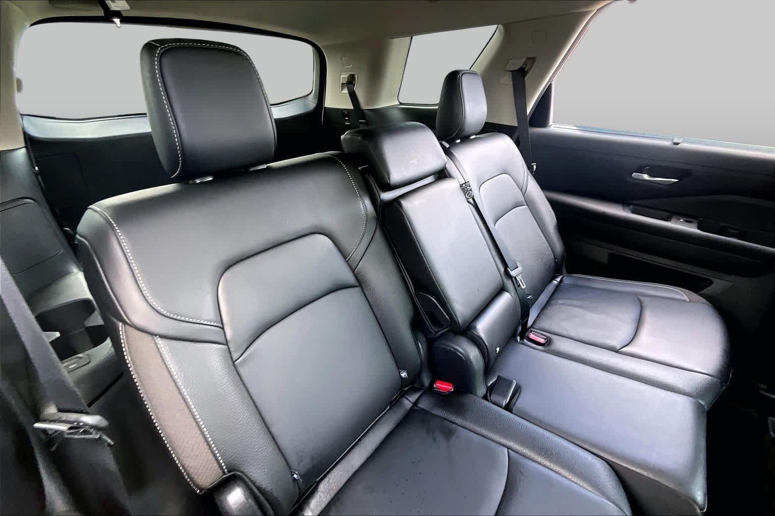 Certified 2024 Nissan Pathfinder SL FWD image 19
