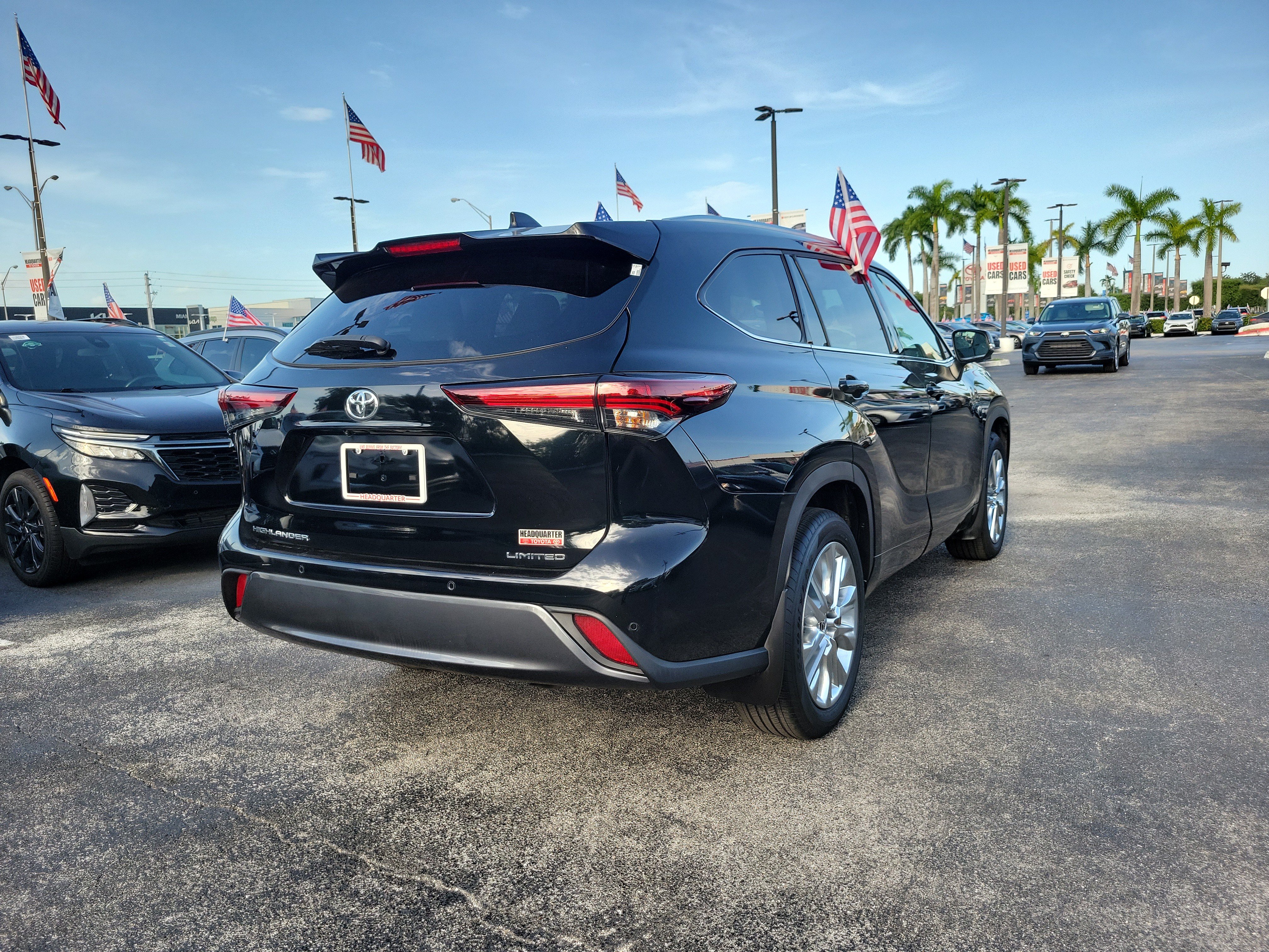 Used 2025 Toyota Highlander Limited FWD image 10