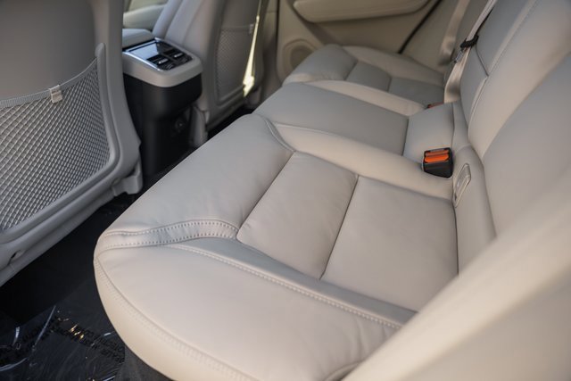 New 2026 Volvo XC60 B5 Ultra w/ Protection Package Premier image 32