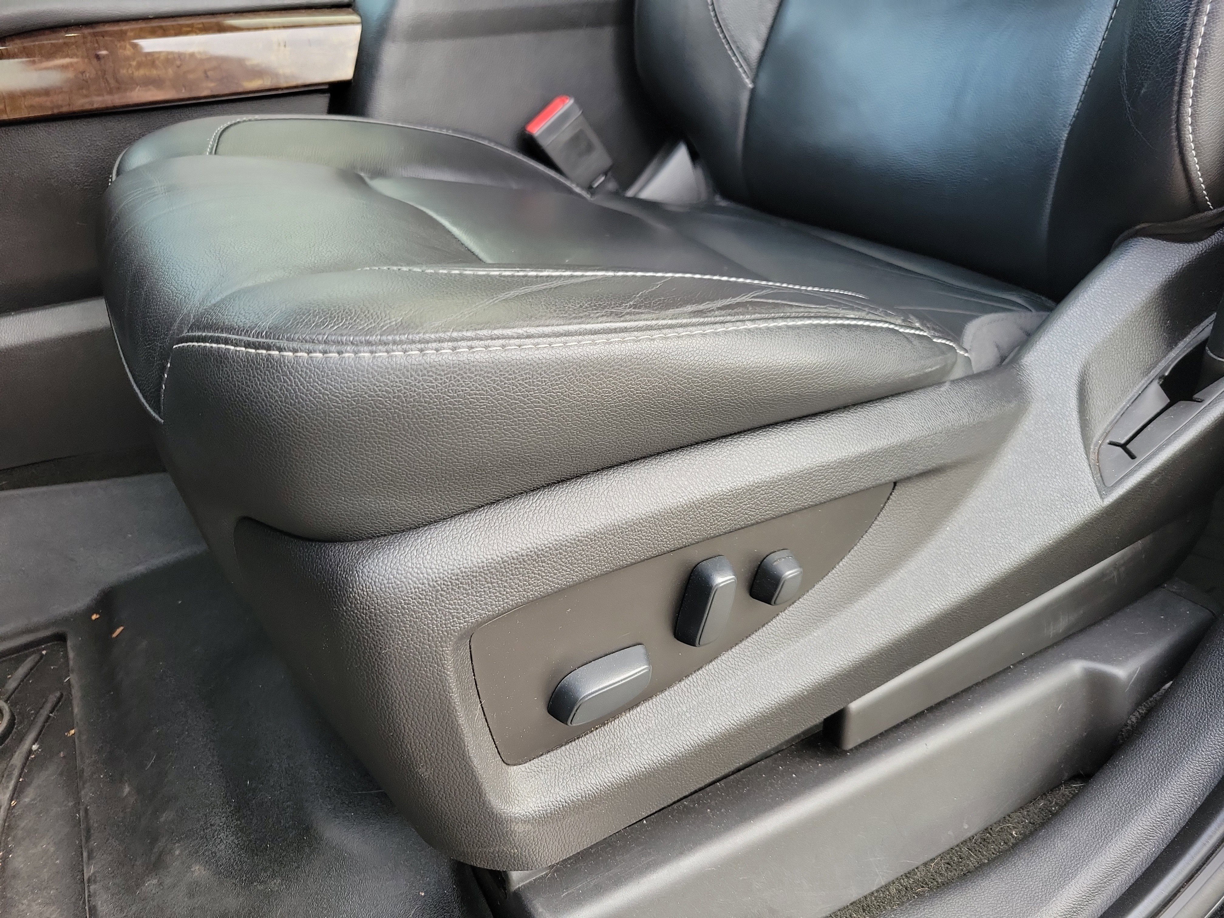 Used 2018 Chevrolet Tahoe LT AWD/4WD image 4