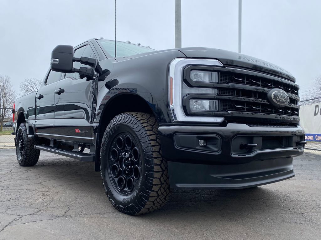 Used 2024 Ford F250 Lariat w/ Black Appearance Package AWD/4WD image 35