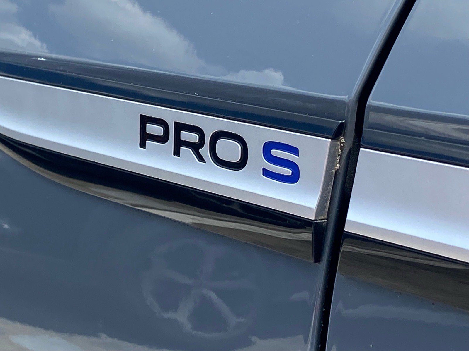 Used 2023 Volkswagen ID.4 Pro S RWD image 4