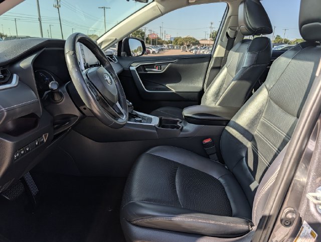 Used 2020 Toyota RAV4 Limited w/ Limited Grade Weather Package AWD/4WD image 25