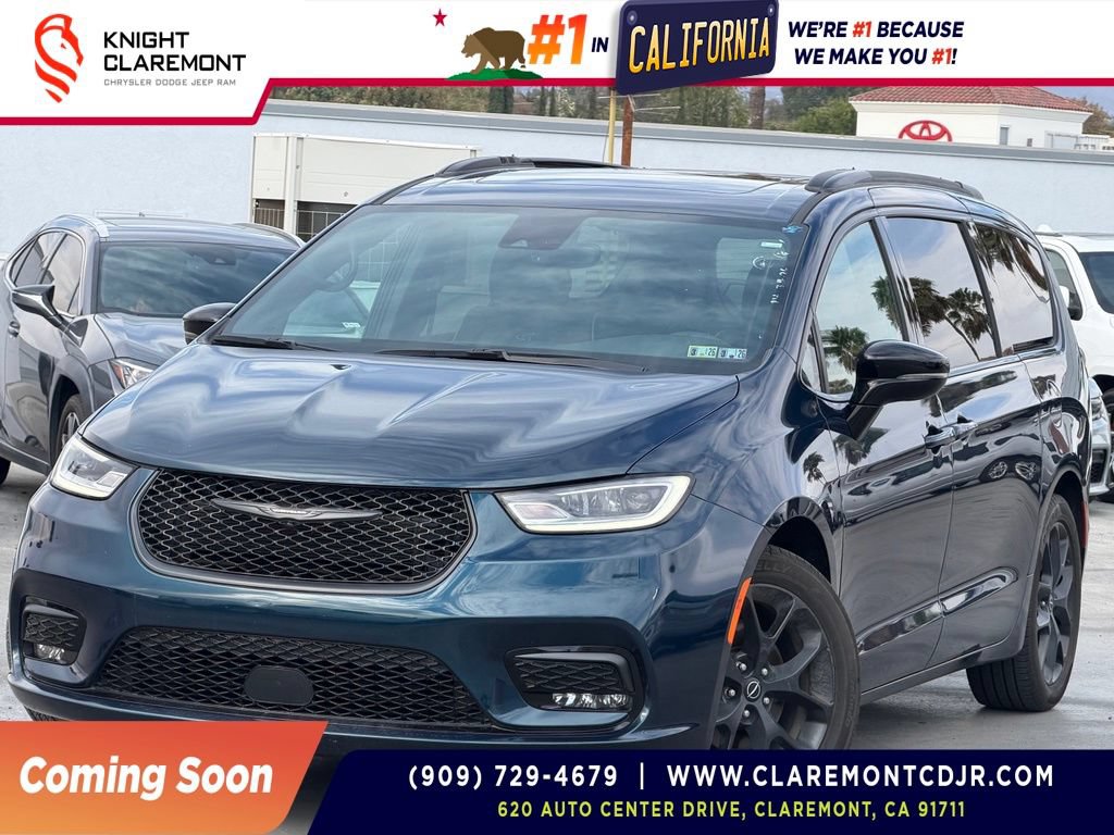 Used 2025 Chrysler Pacifica Limited FWD image 1
