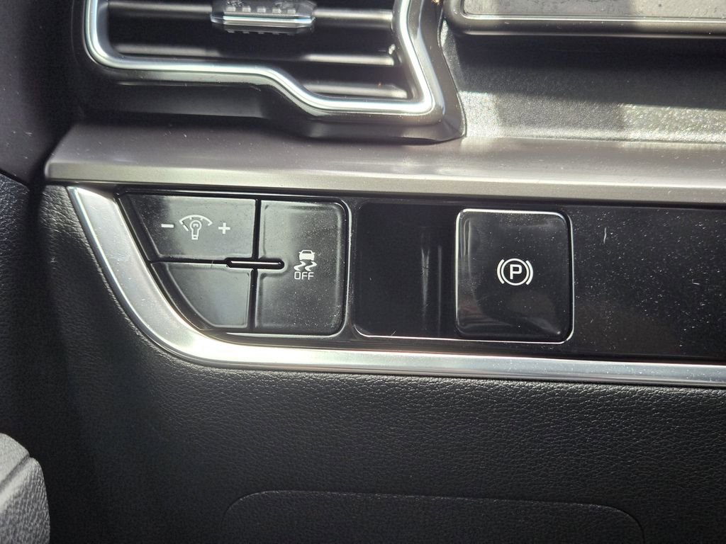 Certified 2023 Kia Sportage EX FWD image 24