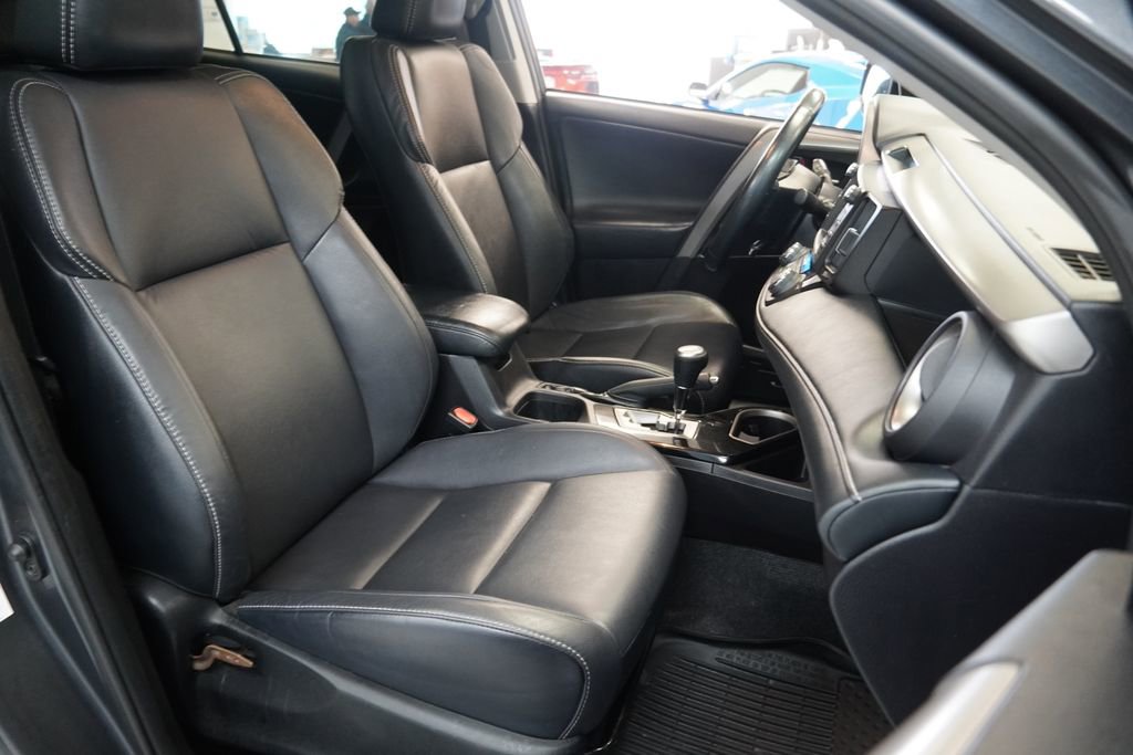 Used 2018 Toyota RAV4 Limited w/ All Weather Liner Package image 35