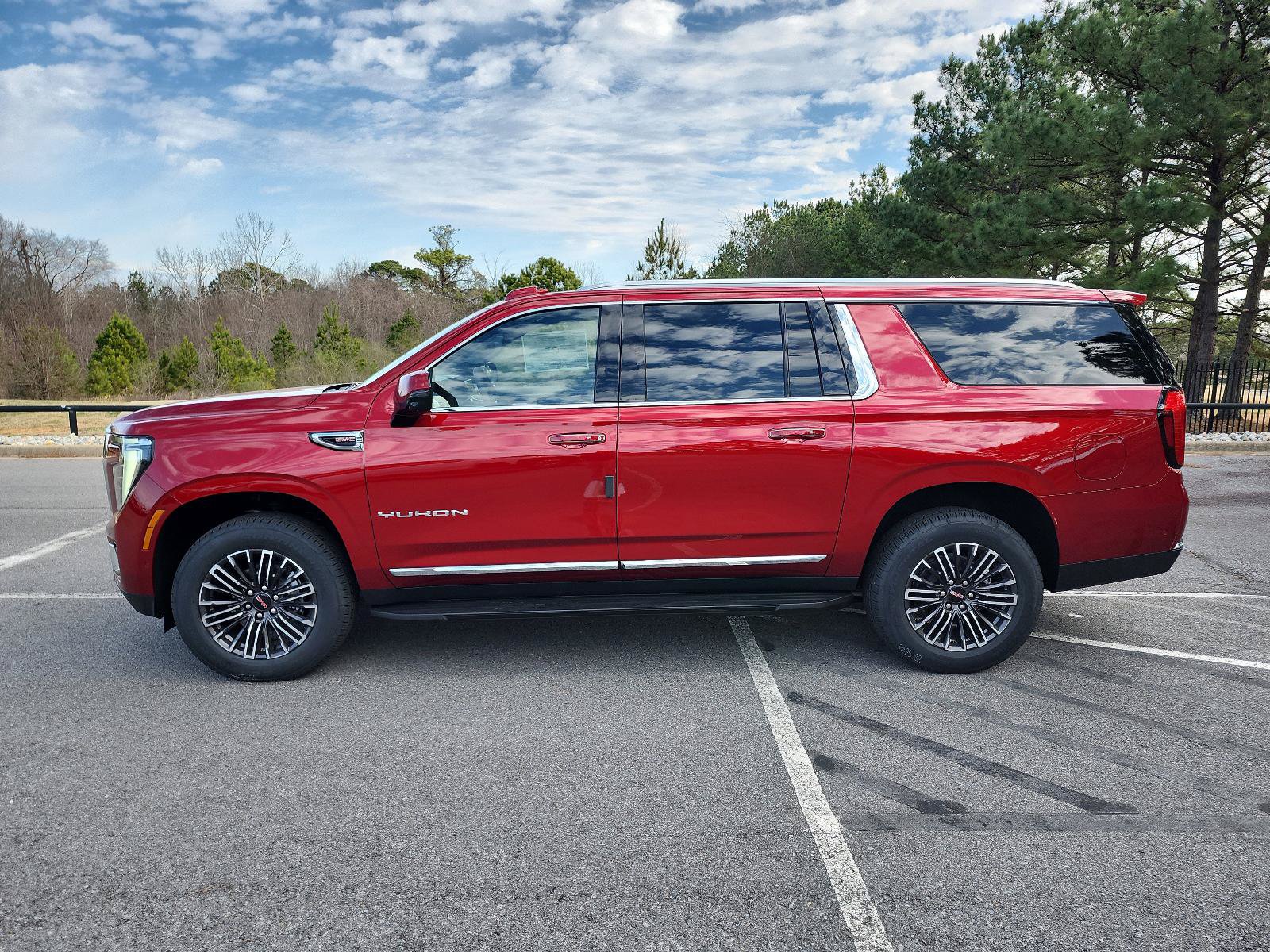 New 2026 GMC Yukon XL Elevation RWD image 2