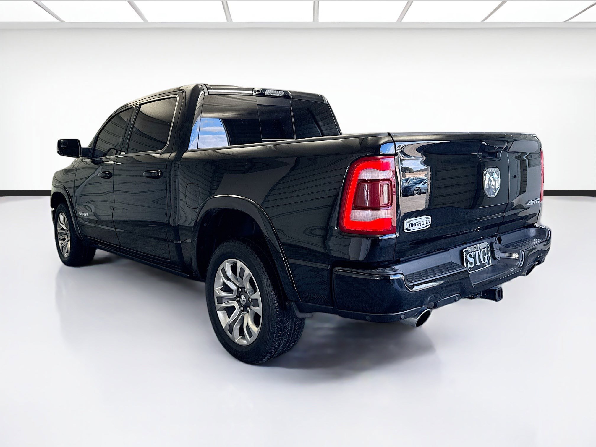 Used 2024 RAM 1500 Limited image 6