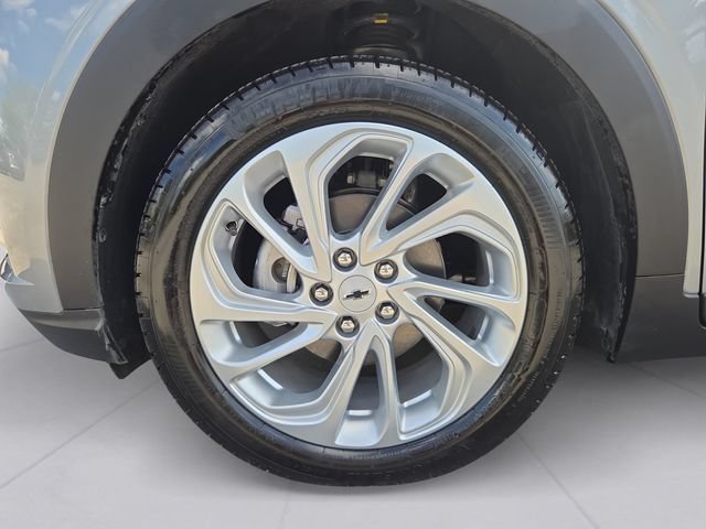 Used 2027 Chevrolet Bolt LT w/ LPO, All-Weather Package FWD image 9
