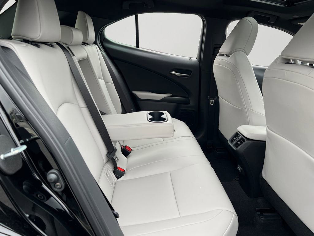 New 2025 Lexus UX 300h AWD image 6