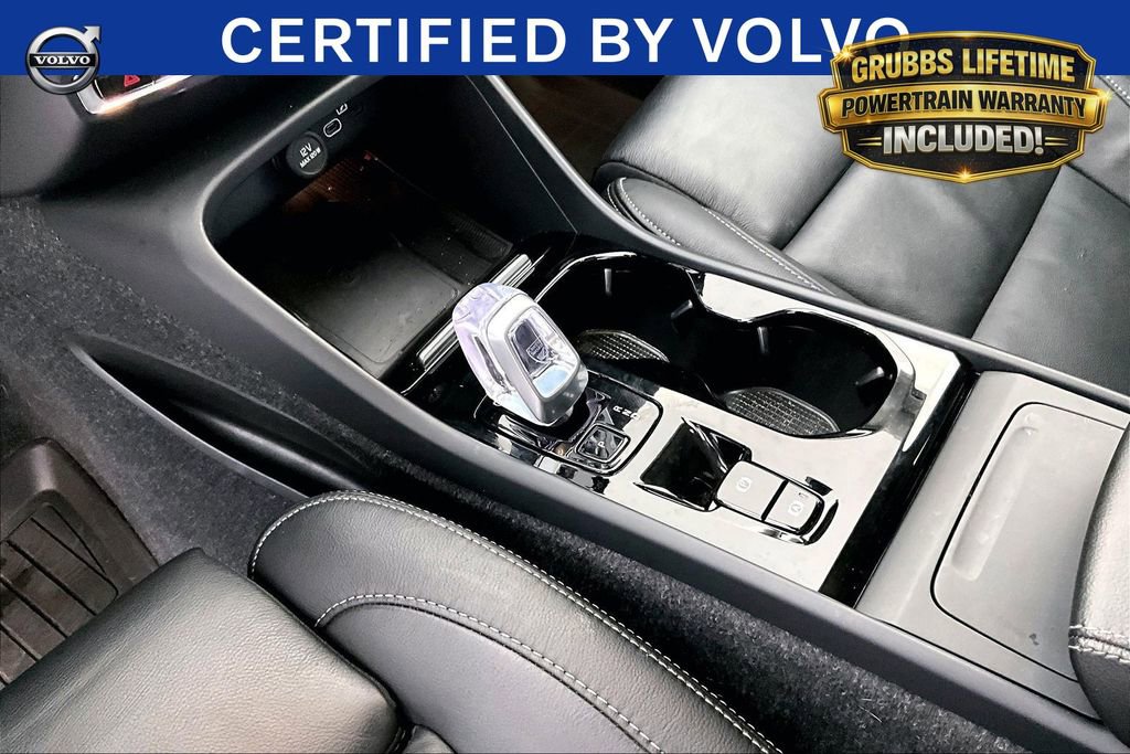 Certified 2024 Volvo XC40 B5 Ultimate w/ Protection Package Premier AWD/4WD image 18