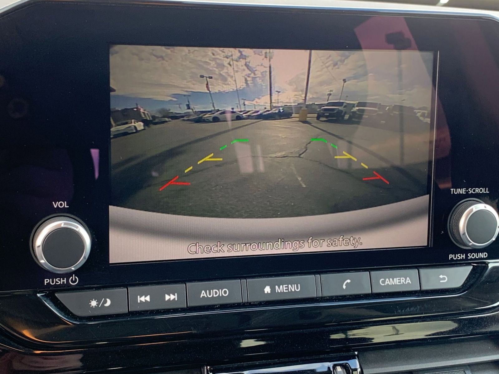 Used 2025 Nissan Pathfinder SV image 25