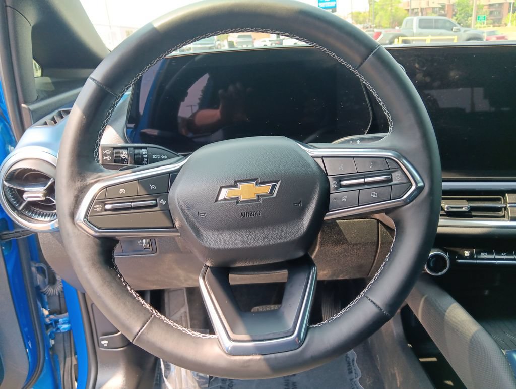 Used 2024 Chevrolet Equinox EV LT AWD/4WD image 14