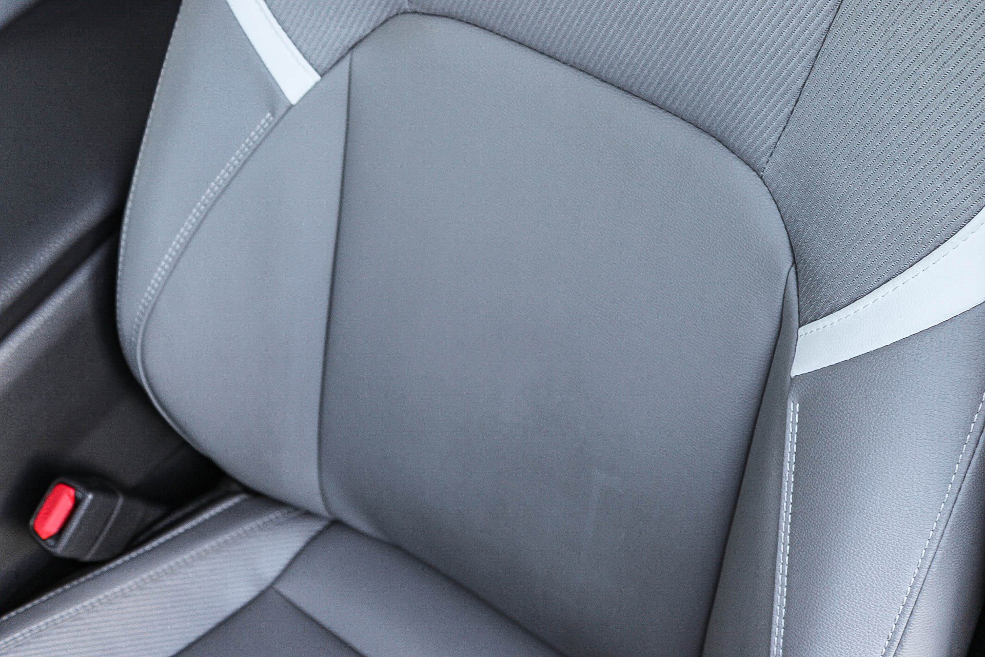 Used 2025 Toyota Camry SE image 23