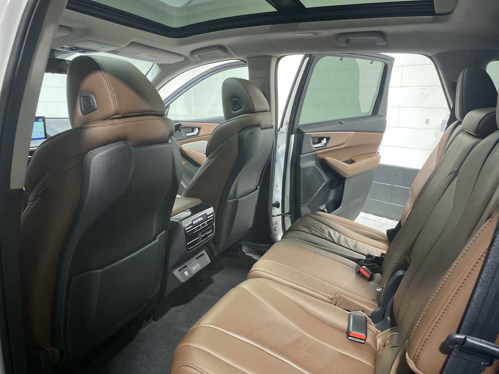 Certified 2023 Acura MDX SH-AWD w/ Technology Package image 12