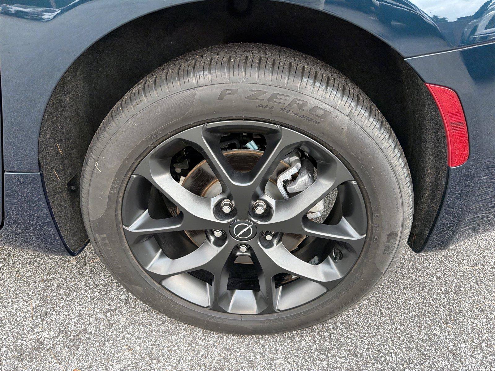Used 2025 Chrysler Pacifica Limited AWD/4WD image 19