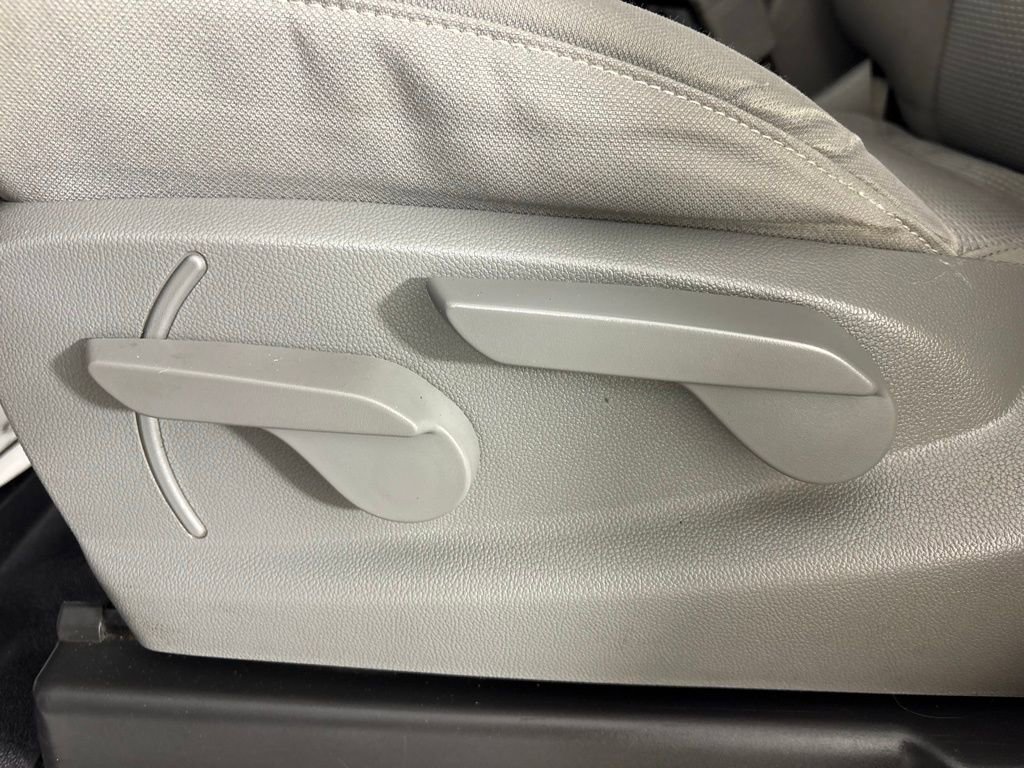 Used 2018 Chevrolet Silverado 1500 Custom w/ Custom Value Package AWD/4WD image 15