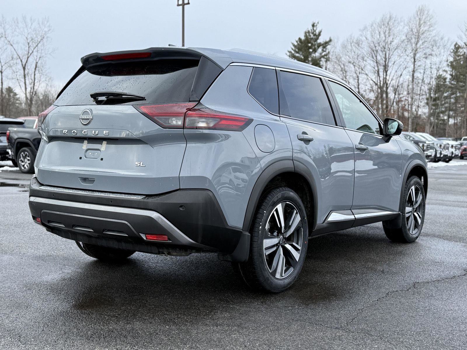 Used 2023 Nissan Rogue SL image 5