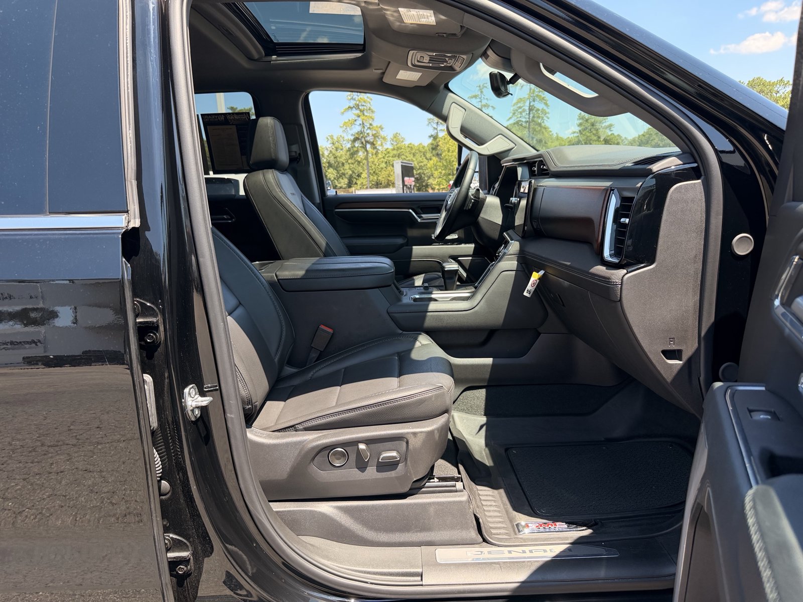 Used 2026 GMC Sierra 1500 Denali w/ Denali Reserve Package AWD/4WD image 33