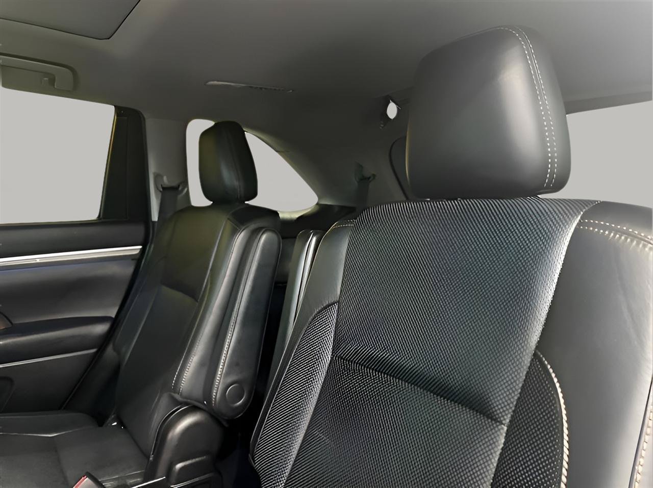 Used 2019 Toyota Highlander Limited Platinum AWD/4WD image 10