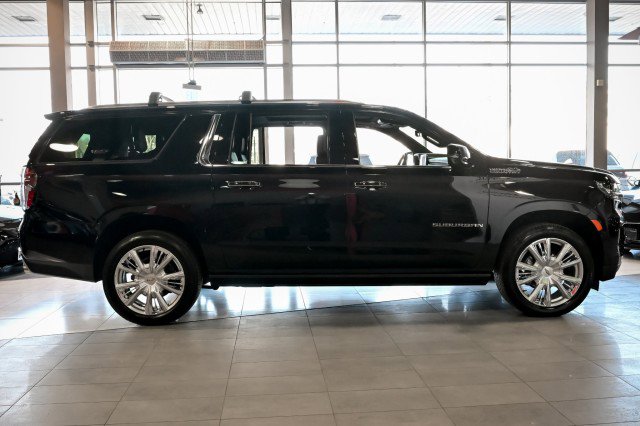 Used 2024 Chevrolet Suburban High Country AWD/4WD image 4