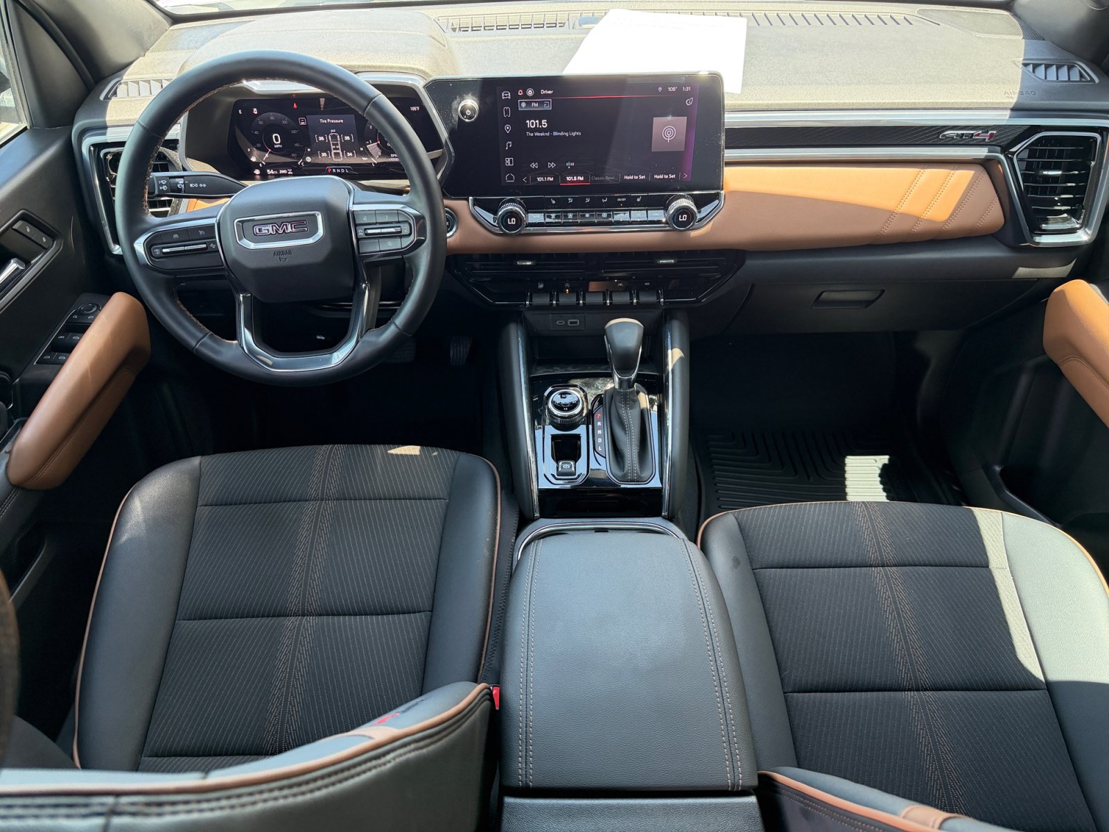 Used 2024 GMC Canyon AT4 w/ Technology Package AWD/4WD image 12