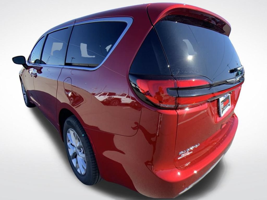 New 2026 Chrysler Pacifica Select AWD/4WD image 3