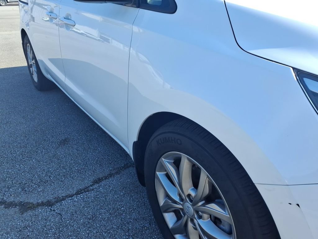 Used 2021 Kia Sedona EX FWD image 19