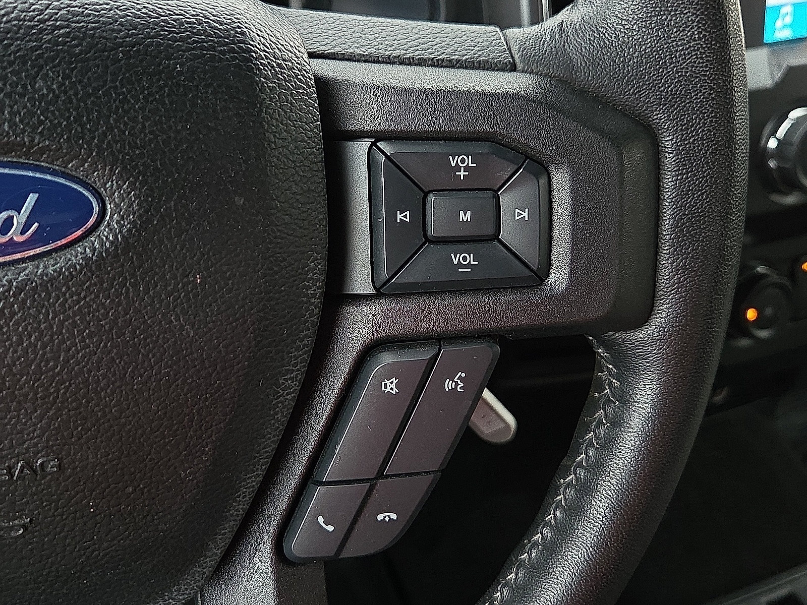 Certified 2019 Ford F150 XLT w/ Equipment Group 302A Luxury AWD/4WD image 18