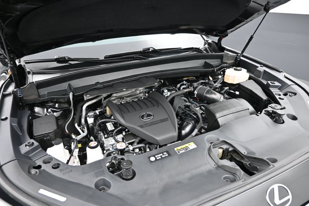 Used 2025 Lexus TX 500h AWD w/ Technology Package image 3