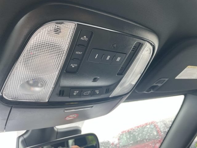 Used 2024 Dodge Durango GT AWD/4WD image 35