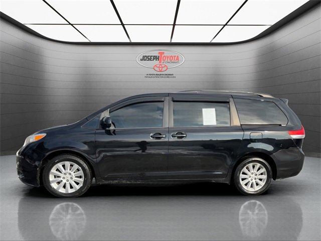 Used 2012 Toyota Sienna LE image 10
