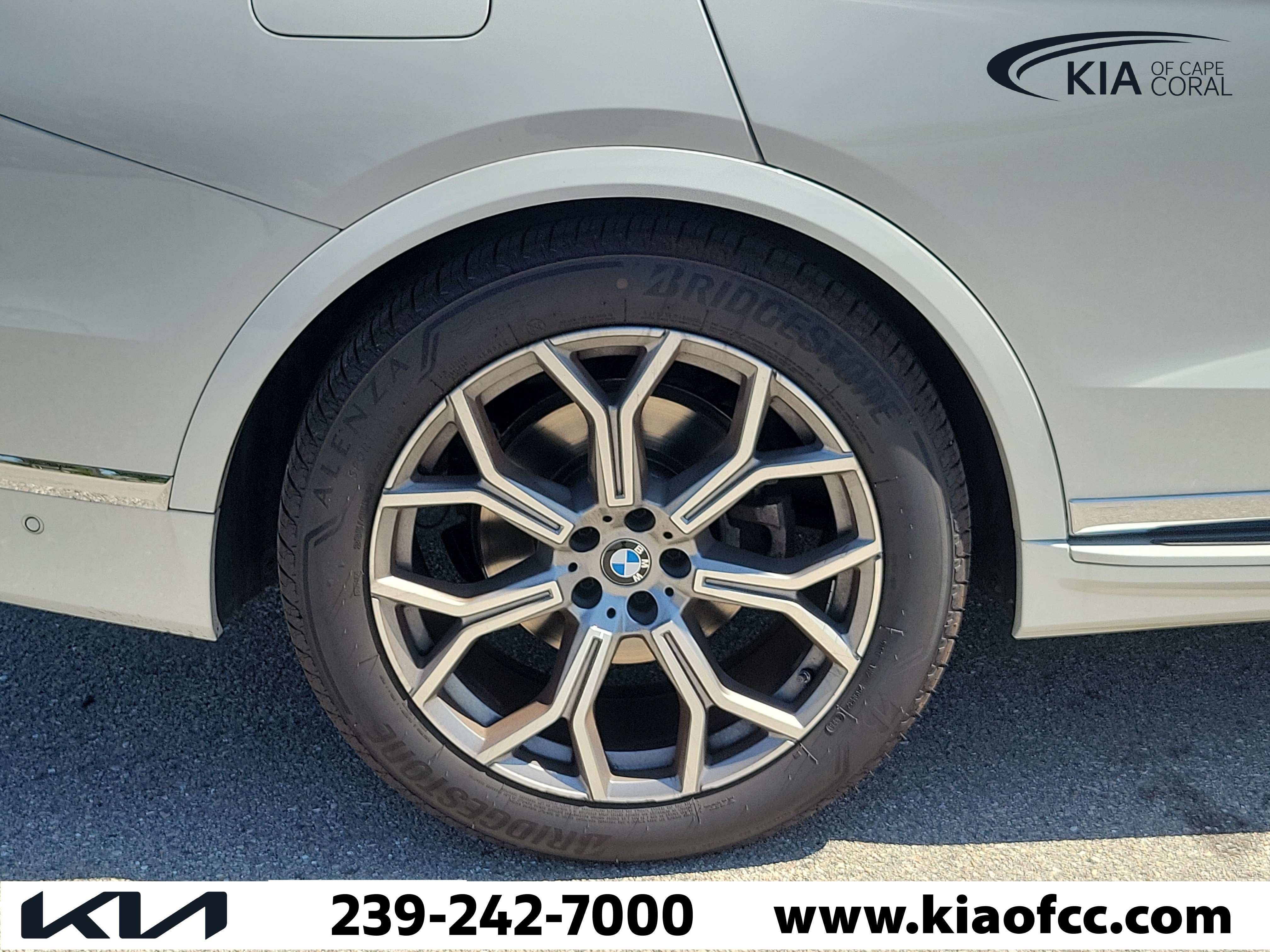 Used 2026 BMW X7 xDrive40i AWD/4WD image 9