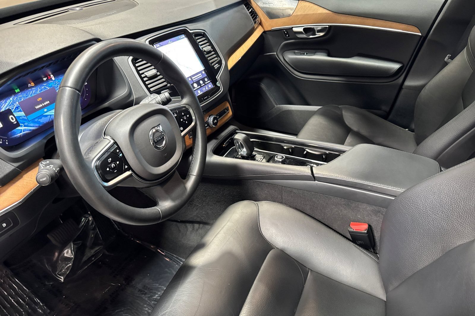 Certified 2023 Volvo XC90 T8 Plus w/ Protection Package Premier AWD/4WD image 14