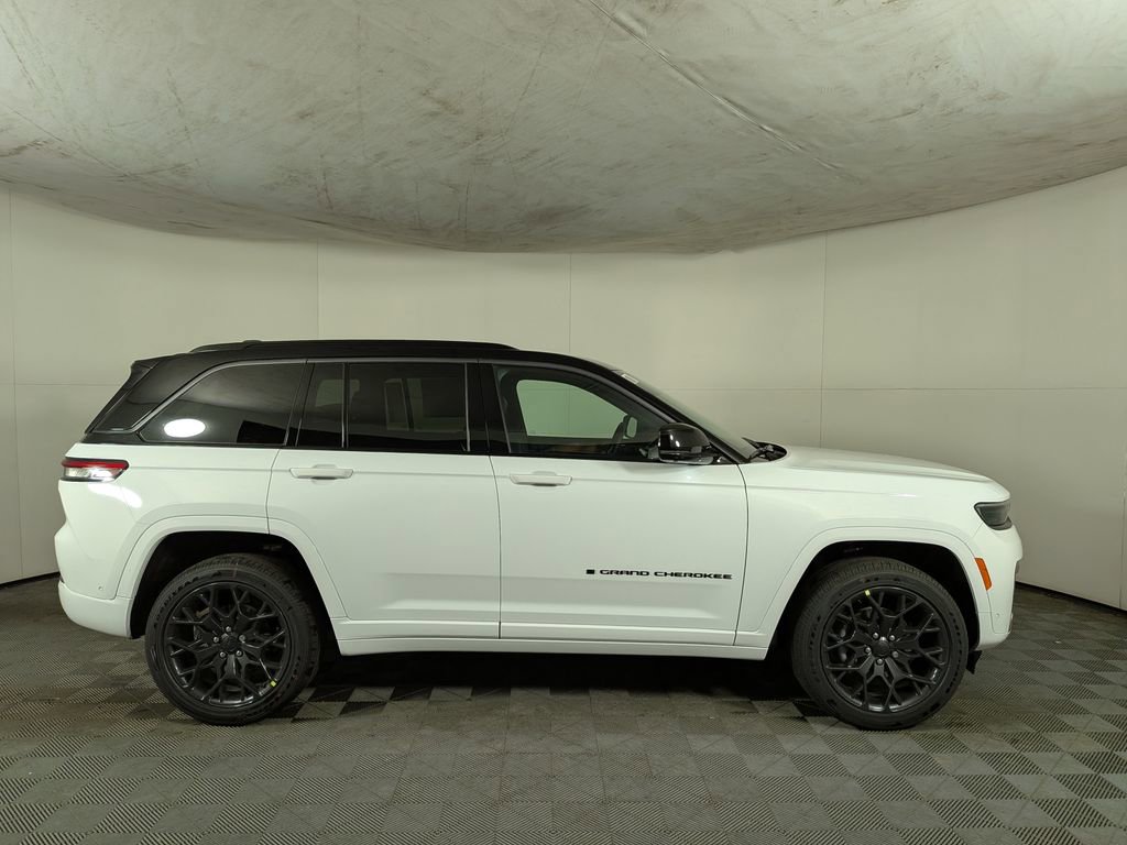 New 2026 Jeep Grand Cherokee Summit w/ Obsidian Package AWD/4WD image 6