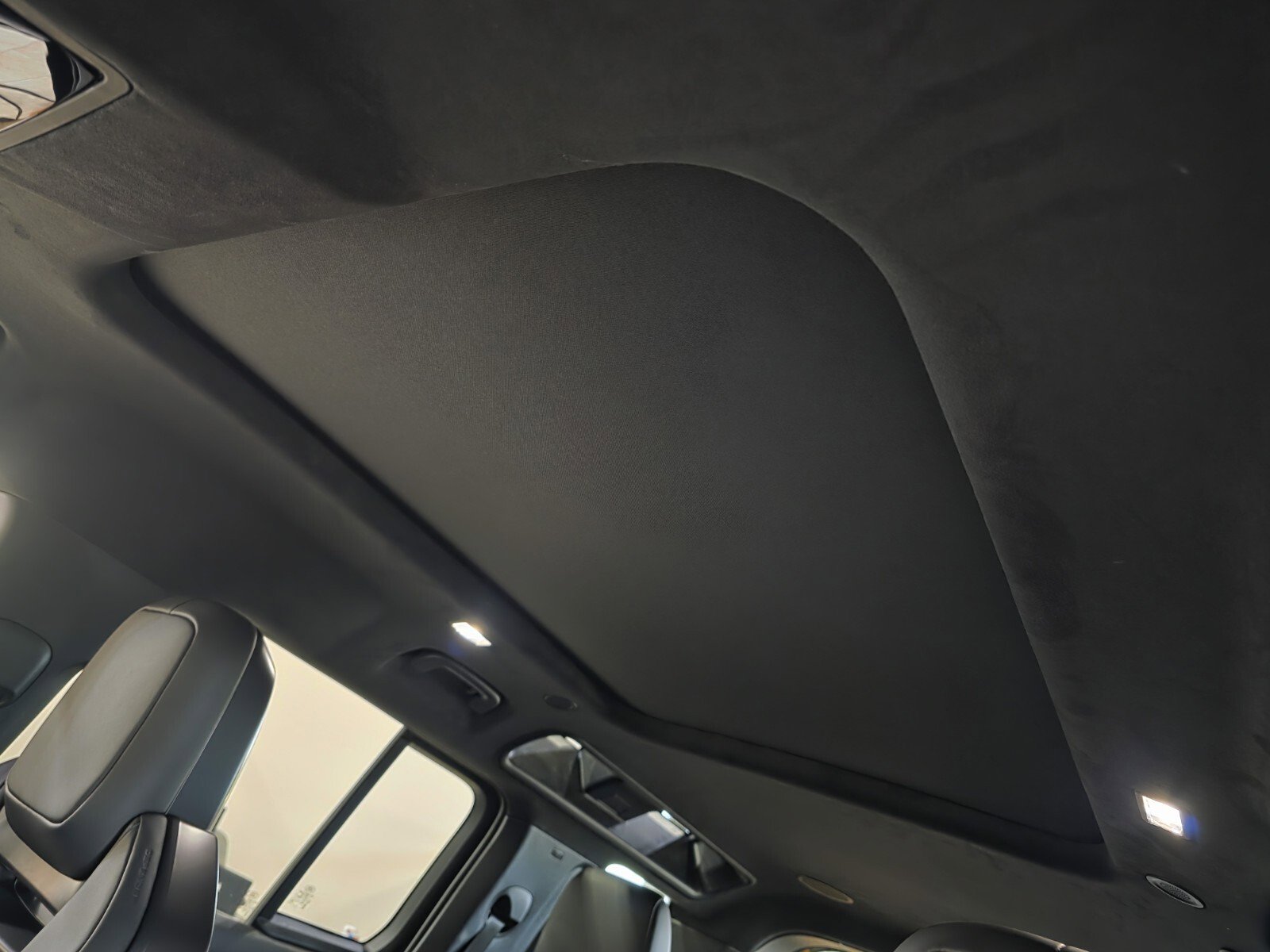 New 2026 Land Rover Defender 110 OCTA image 12