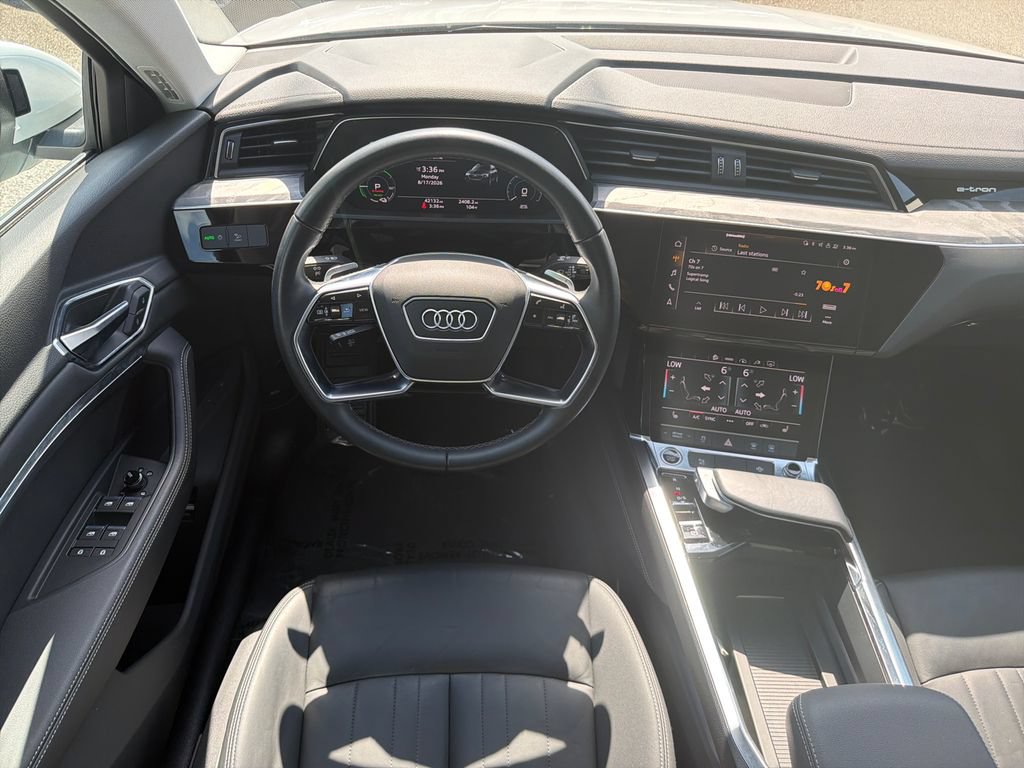 Used 2022 Audi e-tron Premium AWD/4WD image 23