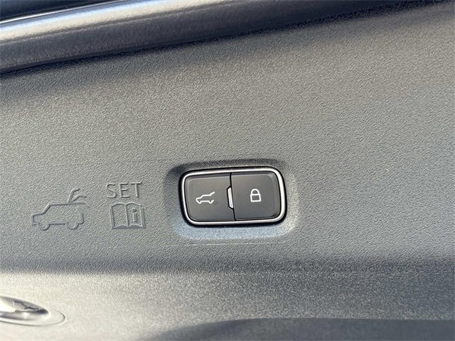 New 2025 Lincoln Navigator Reserve image 13