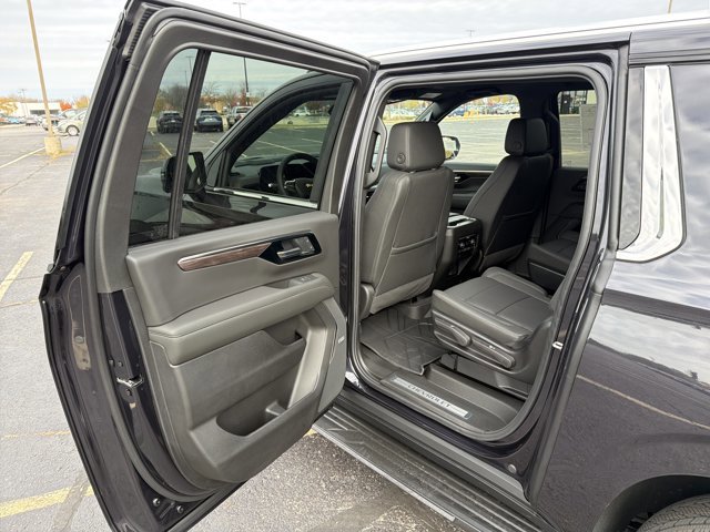 New 2026 Chevrolet Suburban LT image 21