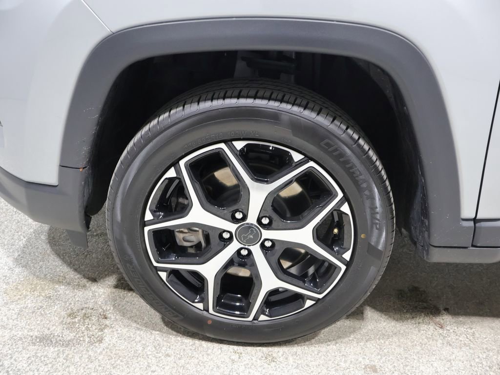 Used 2025 Jeep Compass Limited image 8